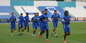 Jugadores de la primera plantilla unionista, en su trabajo de ayer.
