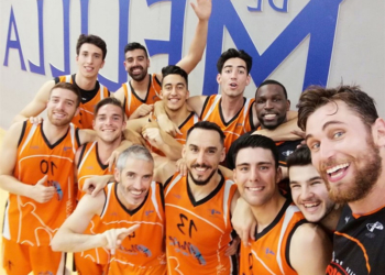 Integrantes del CAM Enrique Soler mostrando su felicidad por su clasificación para la fase de ascenso que se disputará este próximo fin de semana.