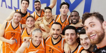 Integrantes del CAM Enrique Soler mostrando su felicidad por su clasificación para la fase de ascenso que se disputará este próximo fin de semana.