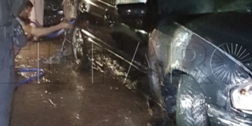 Imagen del vehículo incendiado en el barrio de La Cañada
