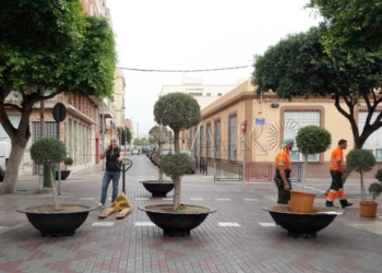 La Mesa de Movilidad denuncia que el tráfico se ha triplicado en la calle La Legión