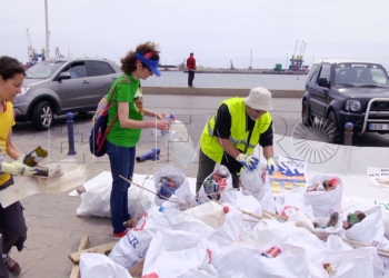 Guelaya recoge 125 kilos de basura en Dique Sur por la campaña ‘Clean Up The Sea’