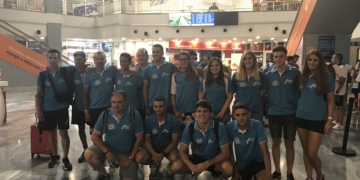 Componentes de la expedición de triatletas y jueces melillenses que han partido de nuestra ciudad para tomar parte en este Campeonato de España