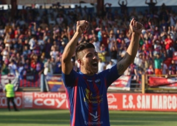 El Extremadura golpea primero