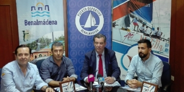 El consejero de Deportes Antonio Miranda fue el encargado de presentar esta nueva edición de la regata en el puerto deportivo de Benalmádena.