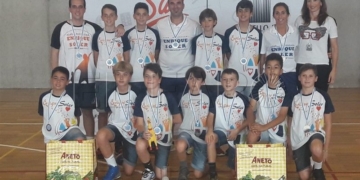 El conjunto de minibasket del CD Enrique Soler ha dejado constancia de su buen hacer como equipo en Santiago