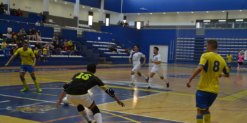 El Sporting Constitución, en uno de los partidos que ha disputado en la presente temporada, en el pista del Guillermo García Pezzi.