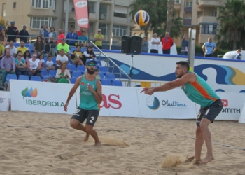 Los melillenses, en pleno partido del cuadro final