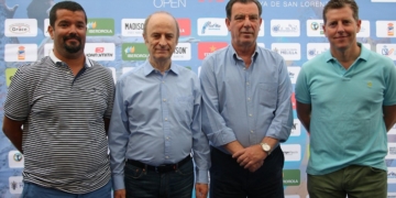 Imagen del presidente de la RFEVB, Agustín Santos; el consejero de Educación, Juventud y Deporte, Antonio Miranda; el presidente de la FMVB, Salim Abdelkader y el director del Madison, Luis García