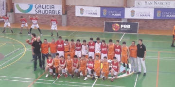 Jugadores de ambos equipos que se midieron en la jornada de ayer.