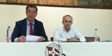 Imagen de la rueda de prensa dada por Antonio Miranda y Vicente de Juan.