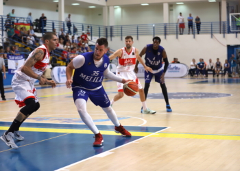 Mucho del juego de ataque del Melilla Baloncesto pasa por las manos de Fran Guerra.