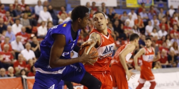 Mamadou Samb cuajó unos magníficos últimos minutos de este primer enfrentamiento
