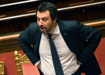 FER103. ROMA (ITALIA), 13/06/2018.- El ministro de Interior italiano, Matteo Salvini, da un discurso sobre el rescate del barco Aquarius en la Cámara Baja del Parlamento italiano, en Roma (Italia) hoy 13 de junio de 2018. EFE/ Ettore Ferrari