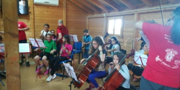 El campamento musical se está desarrollando en Rostrogordo