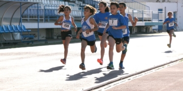 A la finalización de las pruebas deportivas se procedió a la entrega de trofeos de las distintas competiciones atléticas que se desarrollaron en la presente temporada.