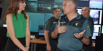 La delegada del Gobierno conoce de cerca la Comandancia de la Guardia Civil