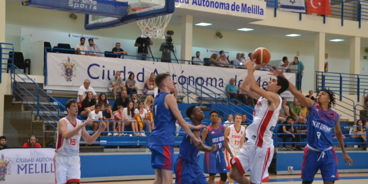 España se impone a Gran Bretaña en su debut en tierras melillenses