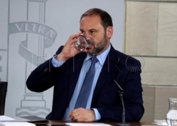 GRAF9690. MADRID, 13/07/2018.- El ministro de Fomento, José Luis Ábalos, durante la rueda de prensa posterior a la reunión del Consejo de Ministros celebrada hoy en el complejo de La Moncloa. EFE/J.J. Guillén