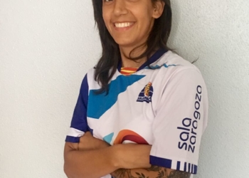 La nueva jugadora de la escuadra del Torreblanca, con la elástica del AD Zaragoza Sala.