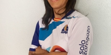 La nueva jugadora de la escuadra del Torreblanca, con la elástica del AD Zaragoza Sala.