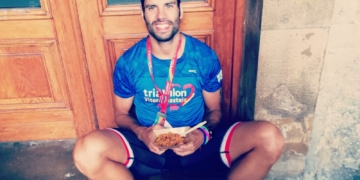 El triatleta melillense, a la conclusión de la competición en tierras vitorianas.