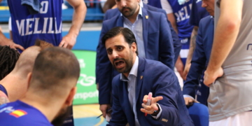 Mucho trabajo es el que tiene por delante el primer entrenador del Decano, Alejandro Alcoba.