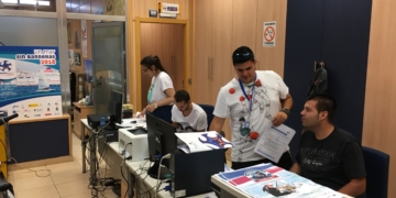 Imágenes del trabajo que realizan los voluntarios junto a las instalaciones
