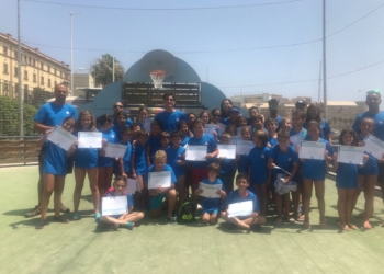 Imágen de la entrega de diplomas con motivo de las actividades náuticas que se realizaron en las aguas de litoral melillense