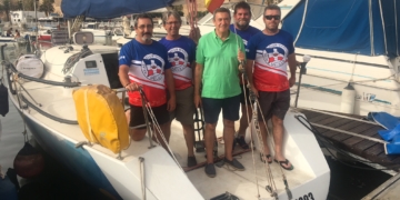 Tripulantes, con el presidente del RCMM.