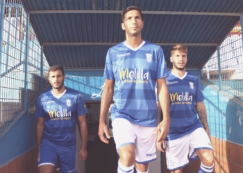 La UD Melilla presenta sus nuevas camisetas para la temporada 2018-2019
