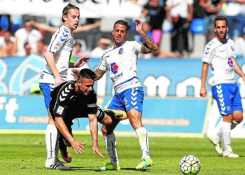 El Cartagena cerraba a primera hora de la tarde de ayer viernes el fichaje del veterano medio defensivo Vitolo.