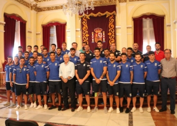 Recepción a la plantilla en el Salón Dorado