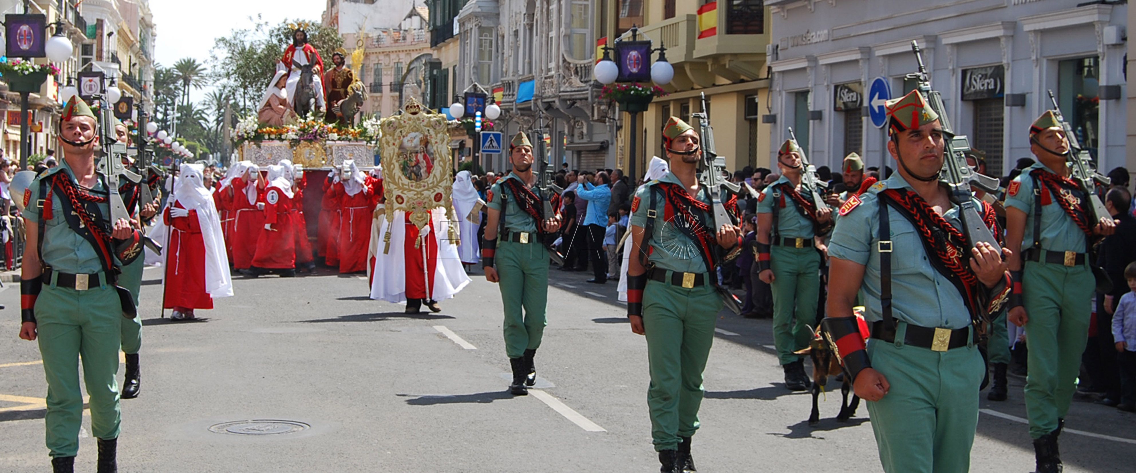Veterano miembro de la legión española durante la Semana Santa, la
