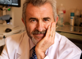 Doctor Salvador Gonzalez.
Clinica dermatologica Grupo Pedro Jaen, Madrid.