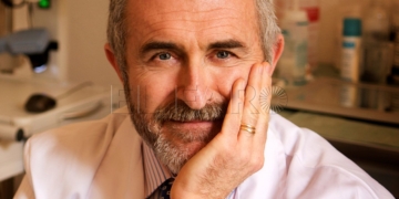 Doctor Salvador Gonzalez.
Clinica dermatologica Grupo Pedro Jaen, Madrid.