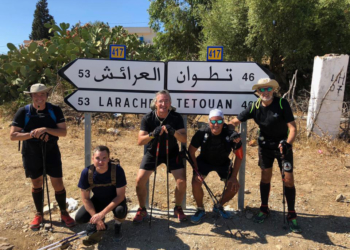 Un grupo emula en Marruecos la legendaria marcha de La Legión en el socorro de Melilla