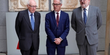 GRAF144. MADRID, 11/09/2018.- El ministro de Cultura, José Guirao (c), el presidente del Patronato del Museo, José Pedro Pérez Llorca (i), y el director del Museo, Miguel Falomir (d), durante la presentación de los actos extraordinarios con los que conmemora su Bicentenario . EFE/Fernando Alvarado