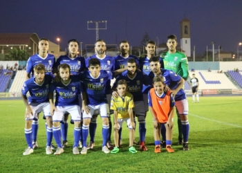 El entrenador de la escuadra melillense realizó hasta siete cambios en el once titular con respecto al último partido disputado.