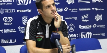 El técnico visitante, durante la rueda de prensa posterior al choque.