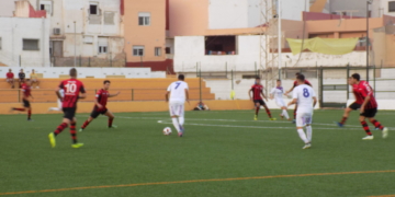 Imagen del último partido disputado por los melillenses, en el campo federativo de La Espiguera.