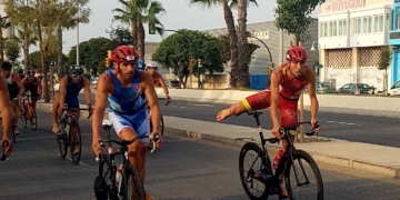 Luismi Ruiz (izquierda), en una de sus competiciones nacionales.