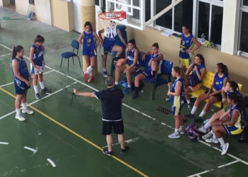 Las jugadoras de la escuadra local, en una de sus sesiones de entrenamiento durante estos últimos días.