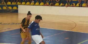 Souza, en una jugada del partido de ayer