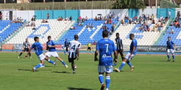 Los jugadores unionistas maniataron a los mejores futbolistas de la escuadra gaditana.