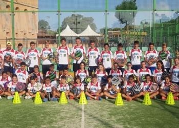 Jugadores de la Federación Melillense de Pádel que se desplazaron hasta tierra alicantinas para traerse un buen número de títulos de campeones de España.