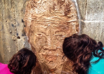 Imagen del taller ‘Nuestros héroes no juegan al fútbol’, organizado este verano por la asociación