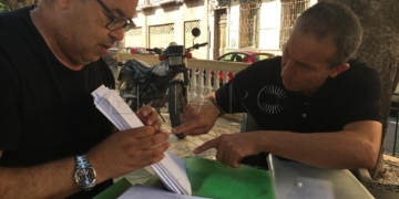 Dris Mohamed y Abdeslam Ahmed, ayer, con El Faro.