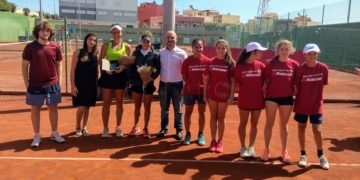 Imágen de la entrega de trofeos.