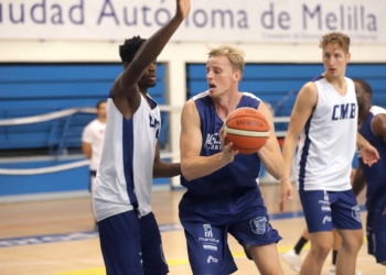 Jugadores melillenses, en la sesión de entrenamiento del día de ayer